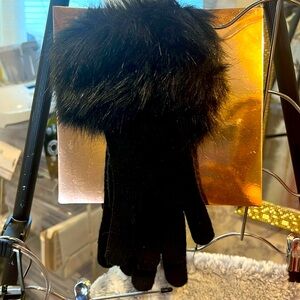 Black Knit Gloves With Fur Cuff